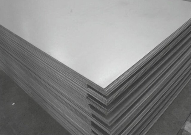 Титановый лист 1.5х700 ВТ1-1