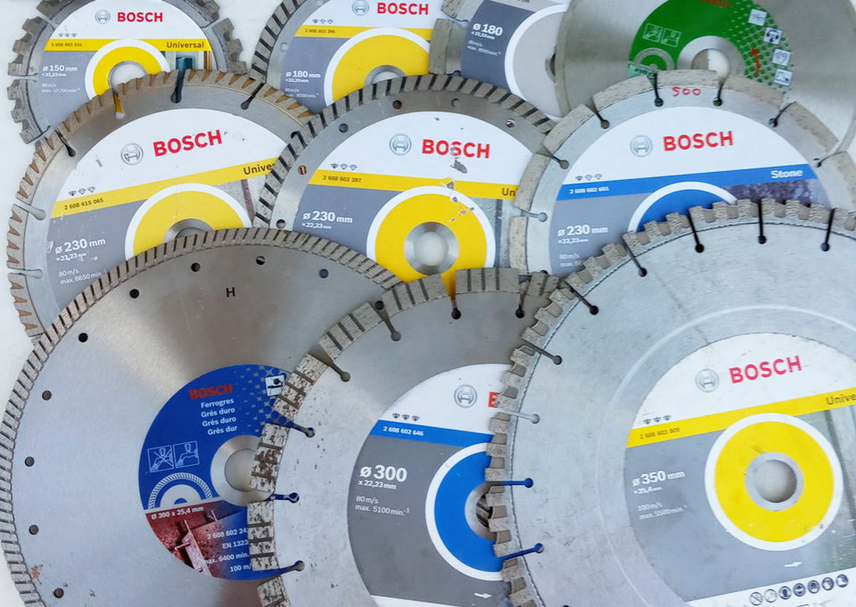 Алмазный диск отрезной сегментный 125х22.2 BOSCH универсальный